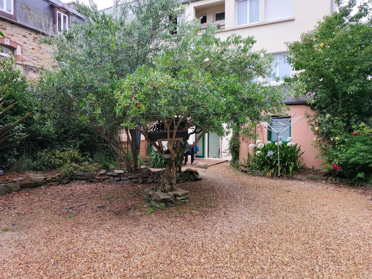 Appartement Au Centre Ville Avec Un Beau Jardin Prive Ланьон Экстерьер фото